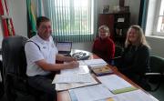 Foto_Prefeito_Vilmar_Grosskopf_assina_termo_de_cessao.